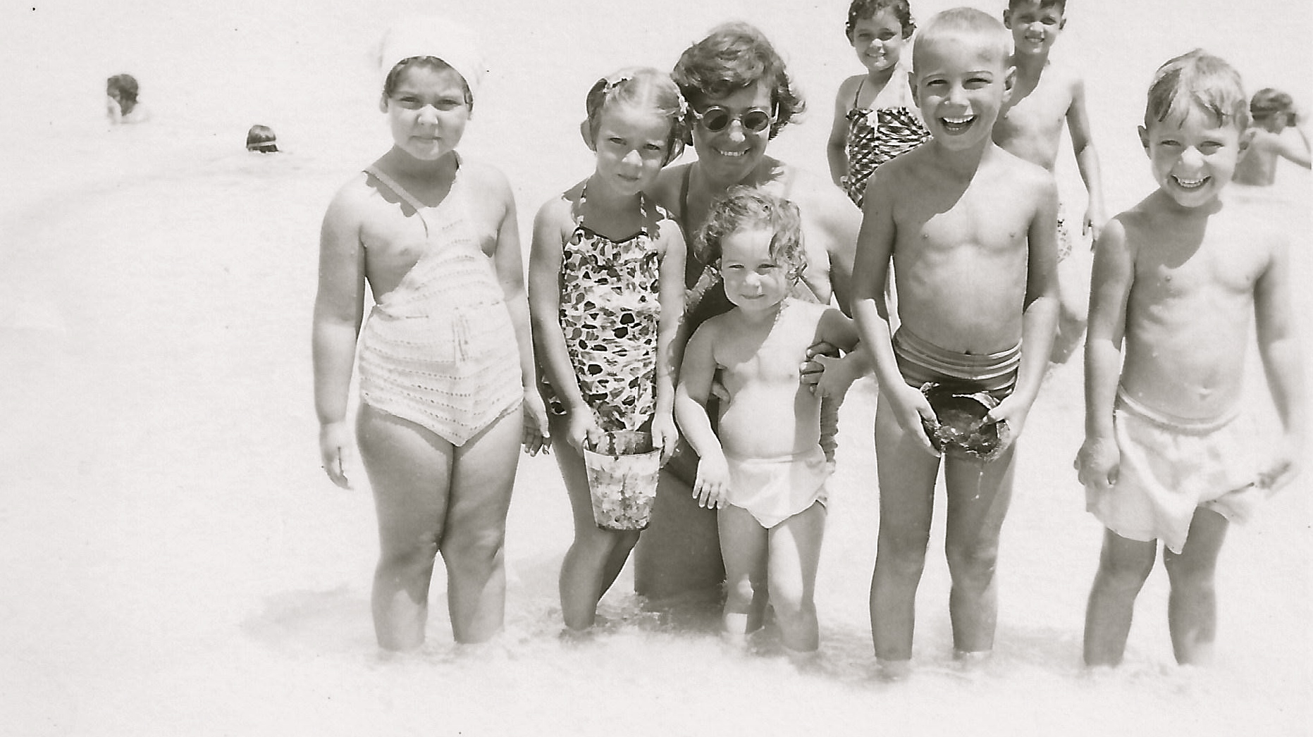  - Unknown-Carie-Papernik-Mrs-Irene-Neuman-with-children-Nomi-and-Gilad-Freddy-Milz-Back-row-unknown